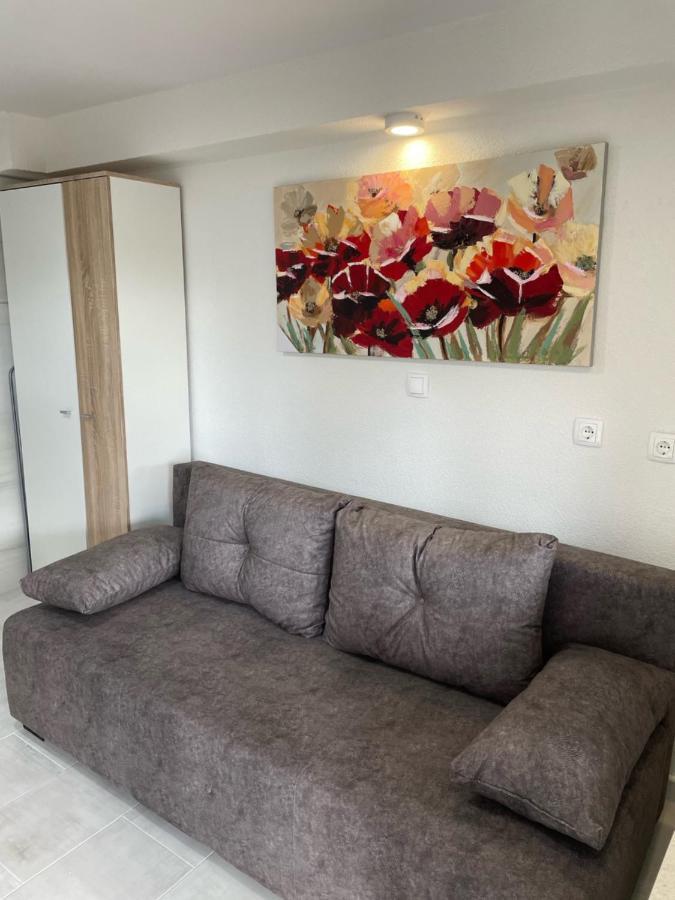 Lory Apartmani ドラマリ エクステリア 写真