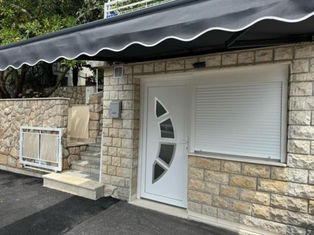 Lory Apartmani ドラマリ エクステリア 写真