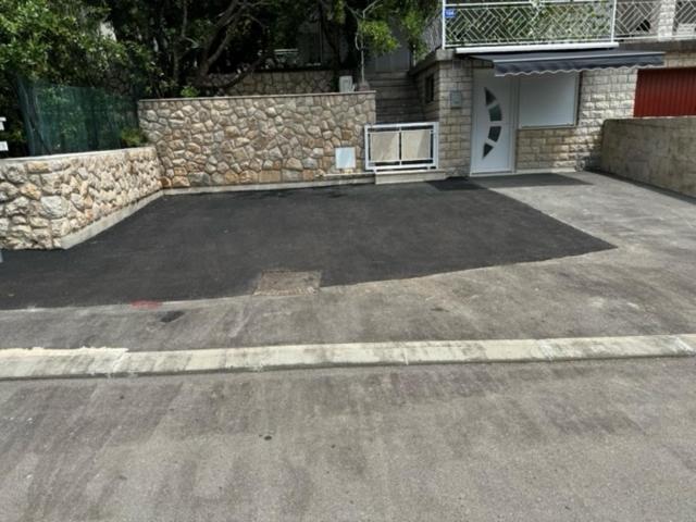 Lory Apartmani ドラマリ エクステリア 写真