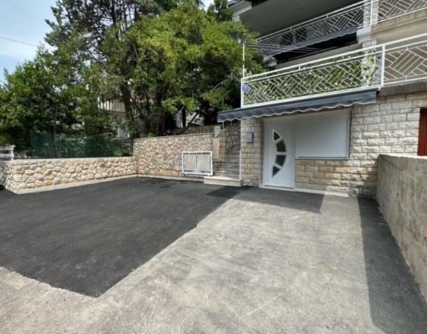 Lory Apartmani ドラマリ エクステリア 写真