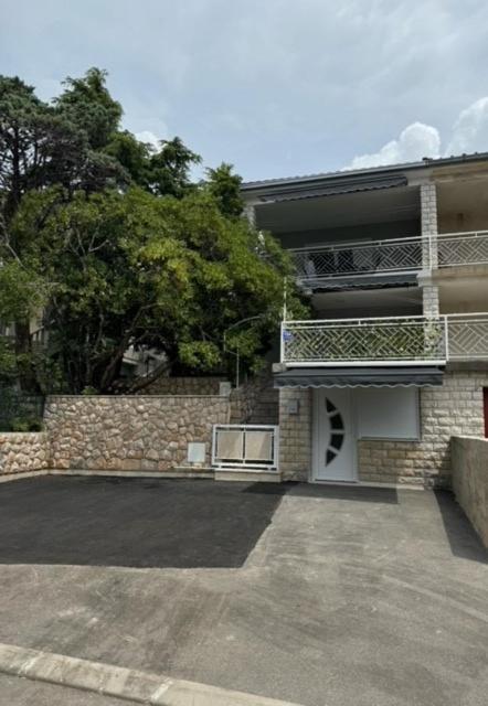 Lory Apartmani ドラマリ エクステリア 写真