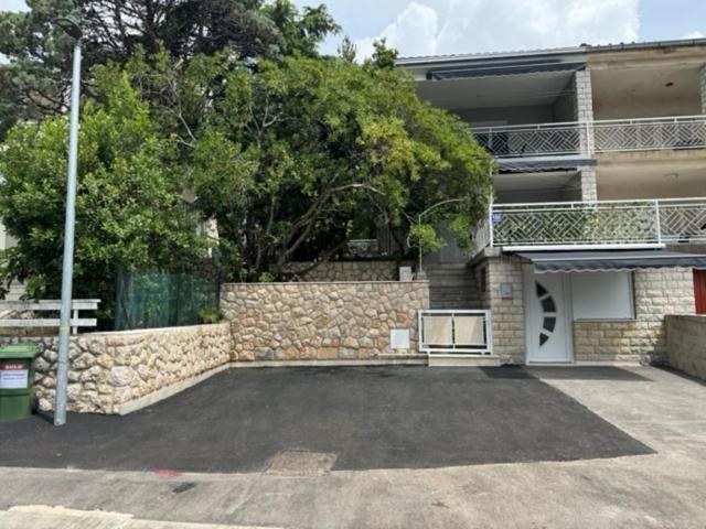 Lory Apartmani ドラマリ エクステリア 写真
